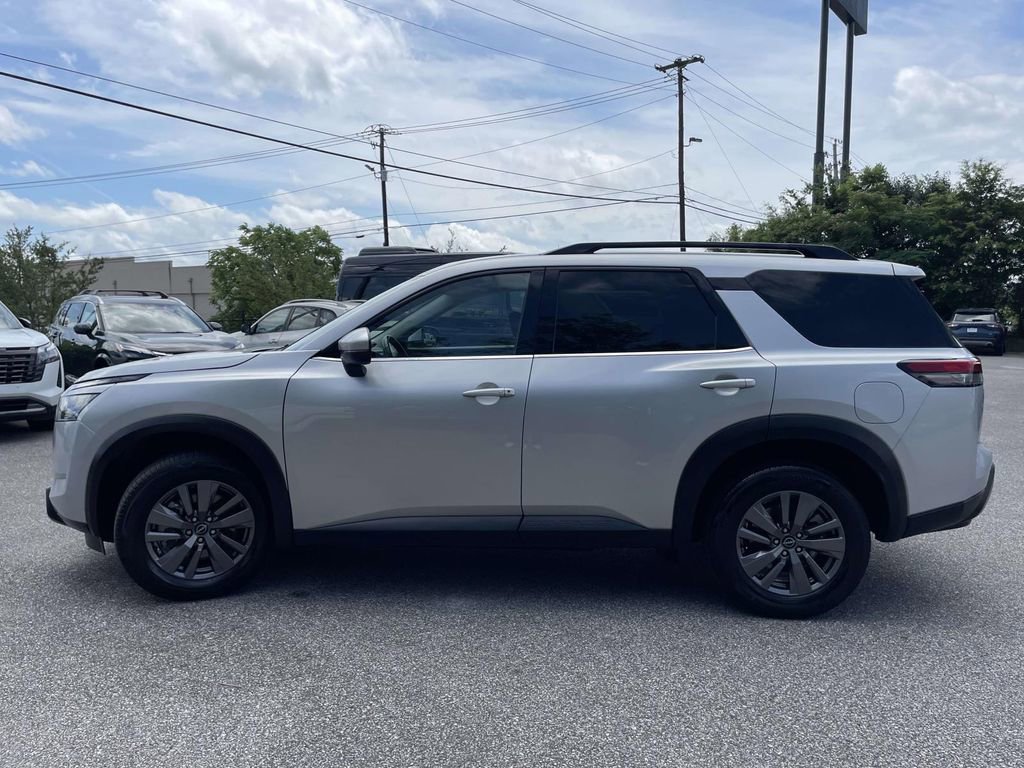 Used 2025 Nissan Pathfinder SV AWD/4WD image 6