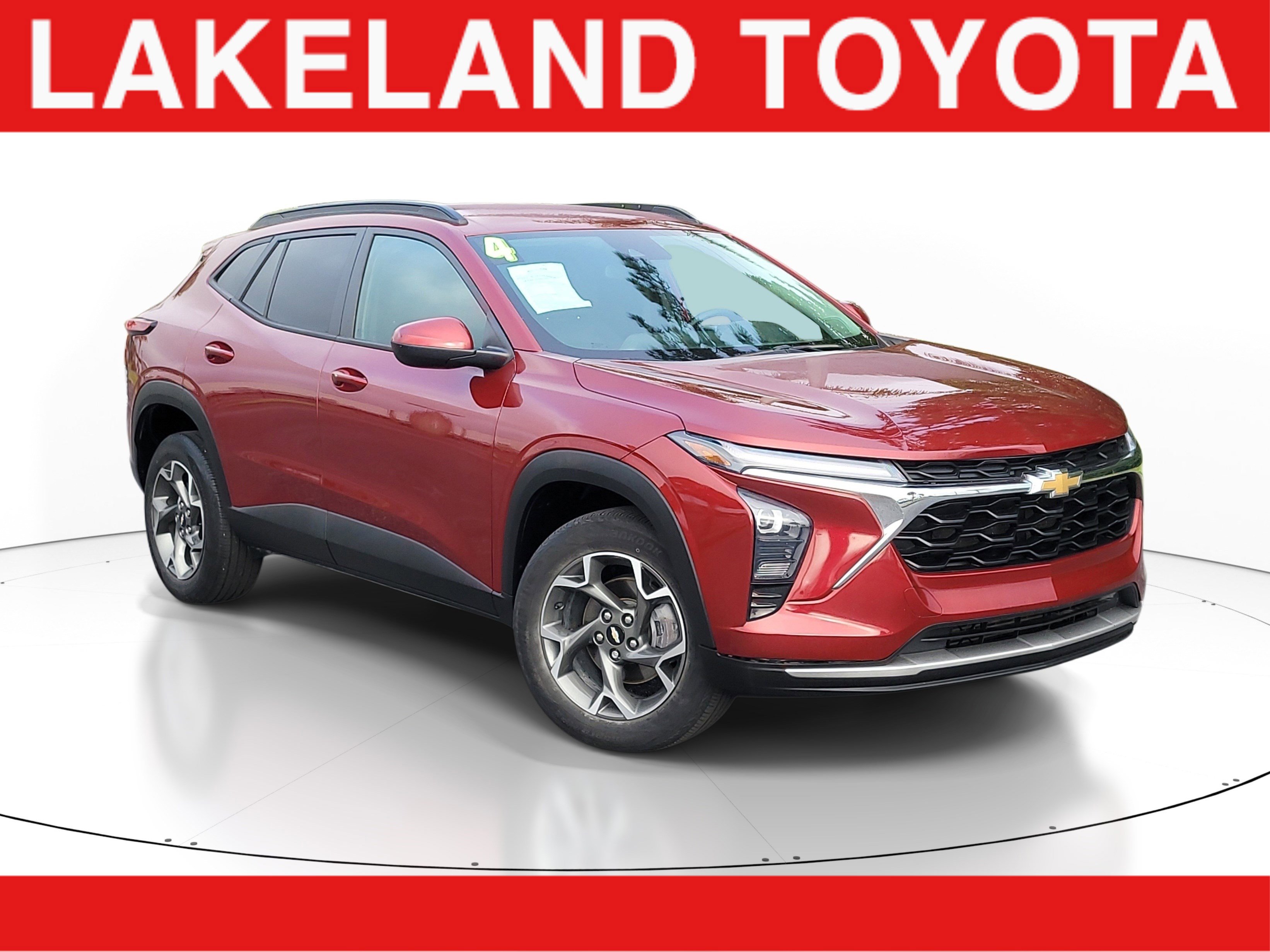 Used 2024 Chevrolet Trax LT w/ Driver Confidence Package FWD image 1