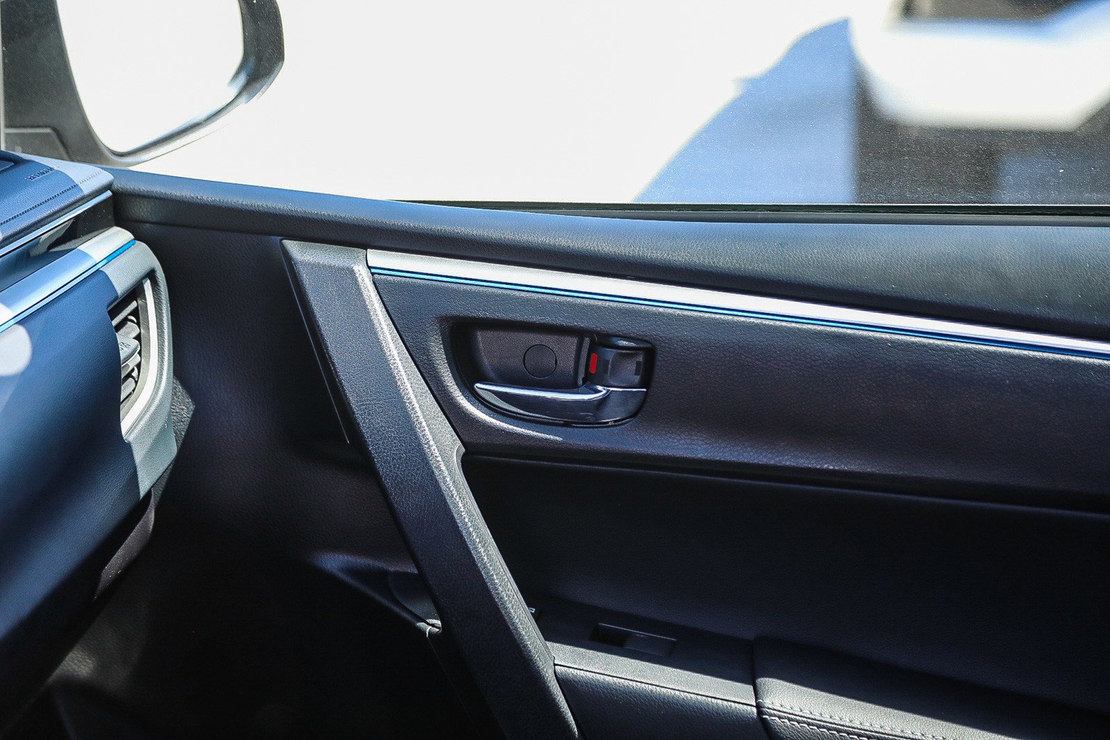 Used 2016 Toyota Corolla S FWD image 28