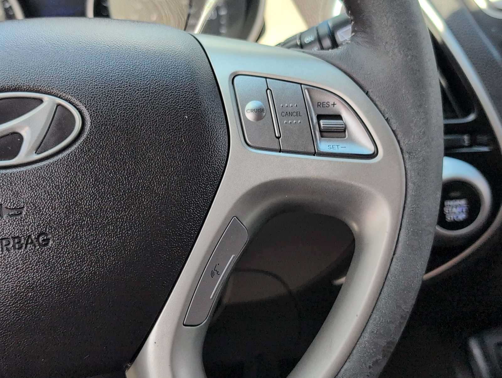Used 2013 Hyundai Tucson Limited FWD image 23