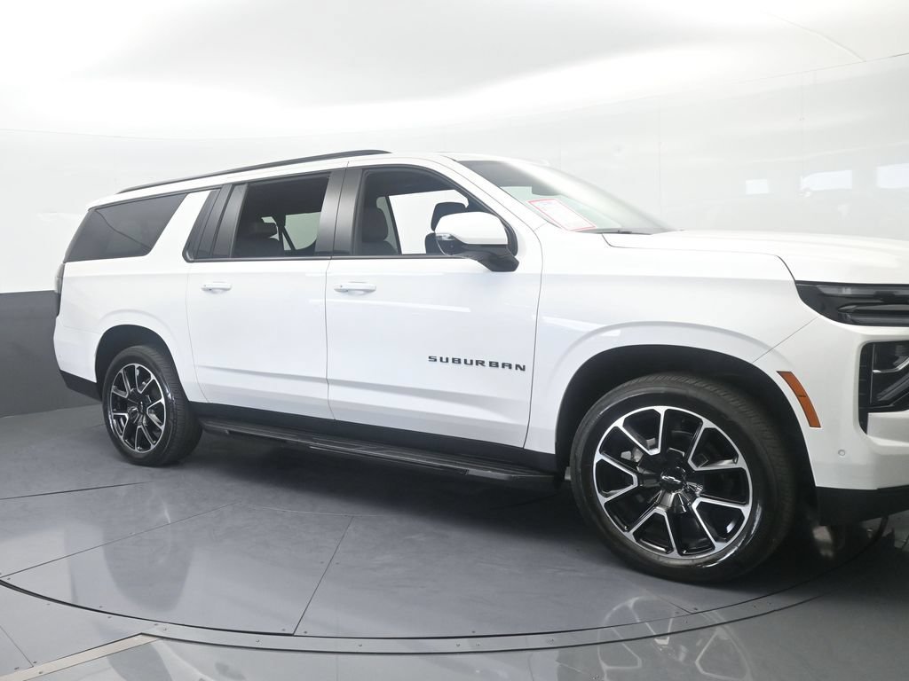 Used 2025 Chevrolet Suburban RST w/ Comfort Package RWD image 8