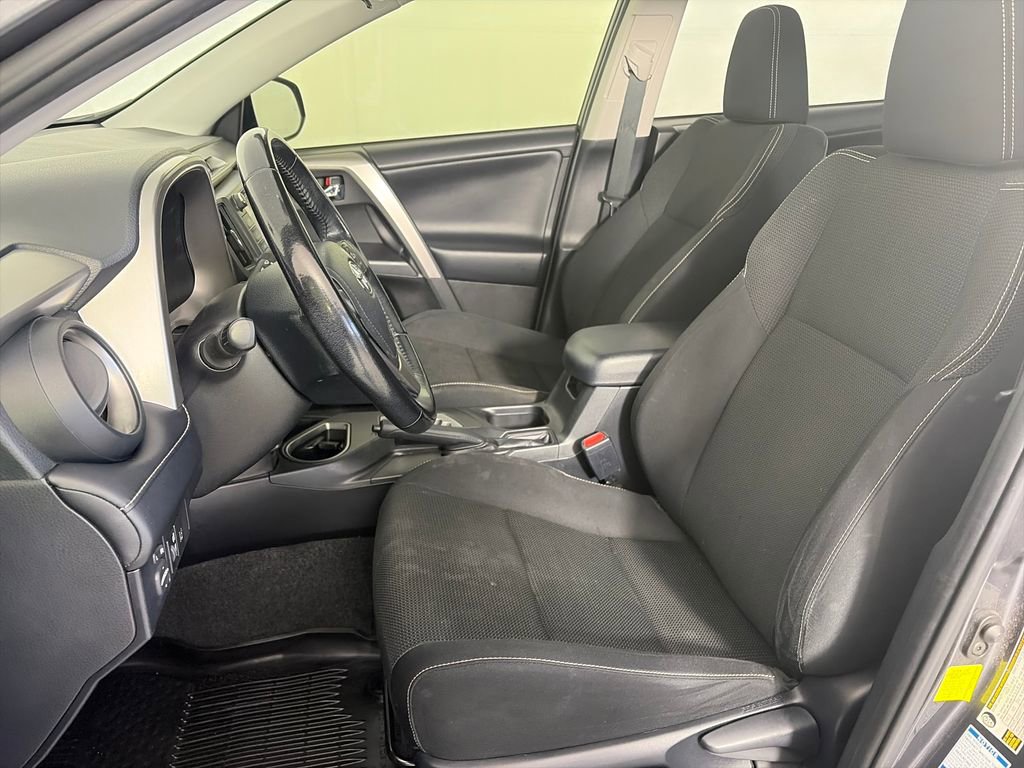 Used 2018 Toyota RAV4 XLE AWD/4WD image 11