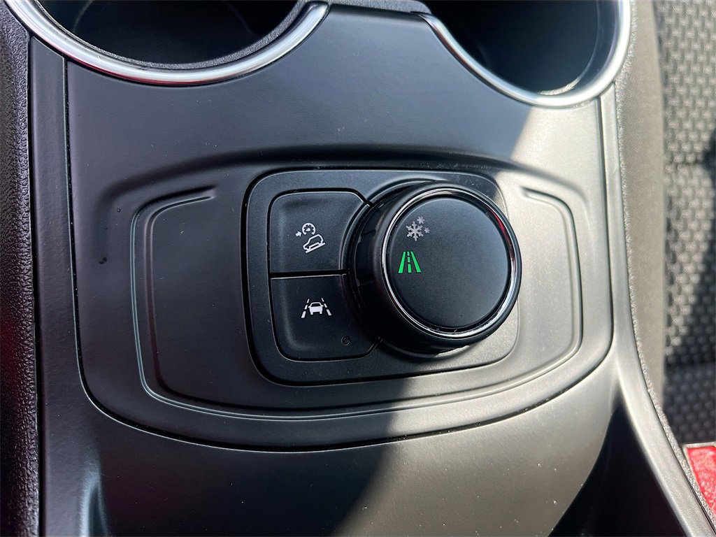 Used 2024 GMC Terrain SLE w/ LPO, Floor Liner Package image 33