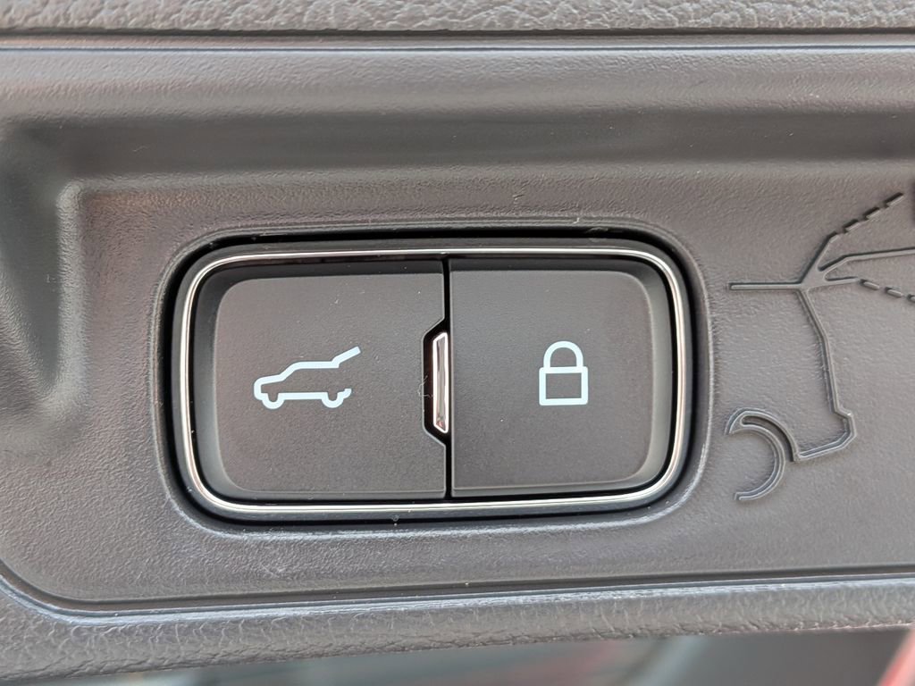 Certified 2025 Ford Explorer ST-Line w/ Premium Package image 14