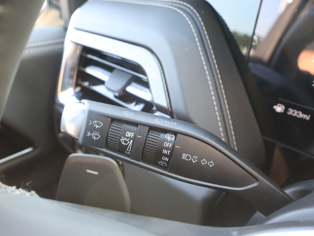 New 2026 GMC Yukon Elevation w/ Technology Package AWD/4WD image 17