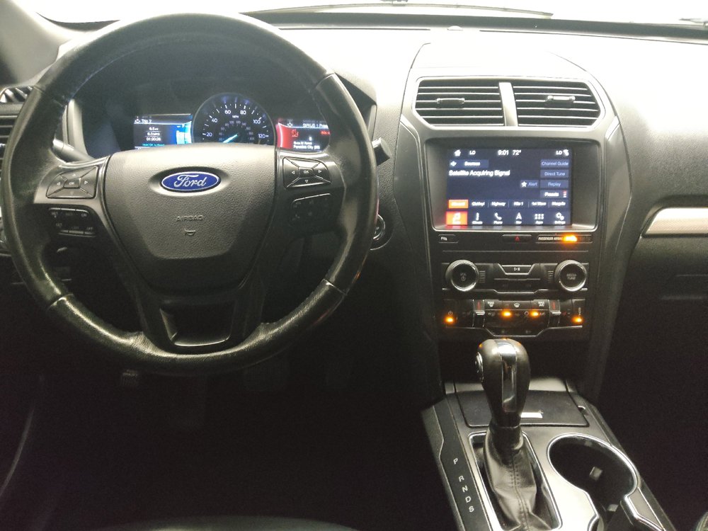 Used 2019 Ford Explorer XLT w/ Equipment Group 202A AWD/4WD image 22