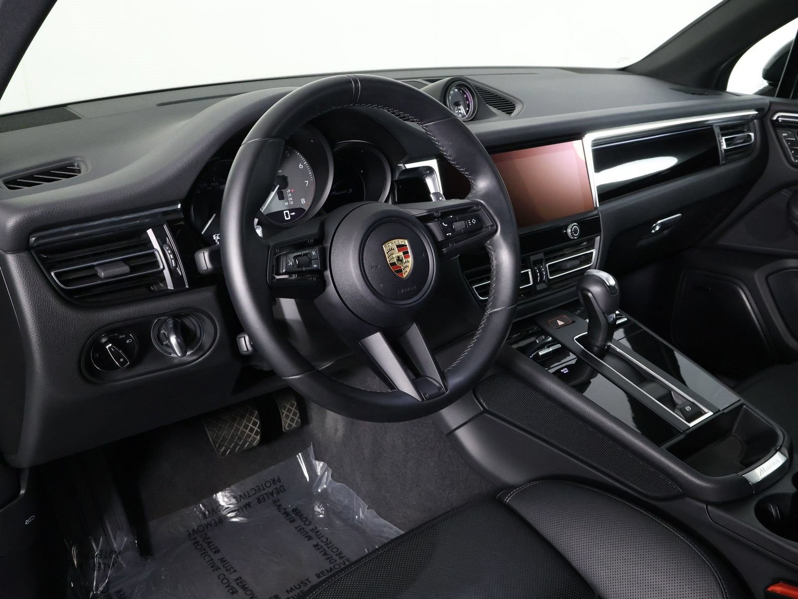 Certified 2024 Porsche Macan S AWD/4WD image 4
