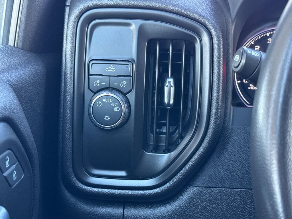 Used 2023 Chevrolet Silverado 1500 Custom RWD image 28