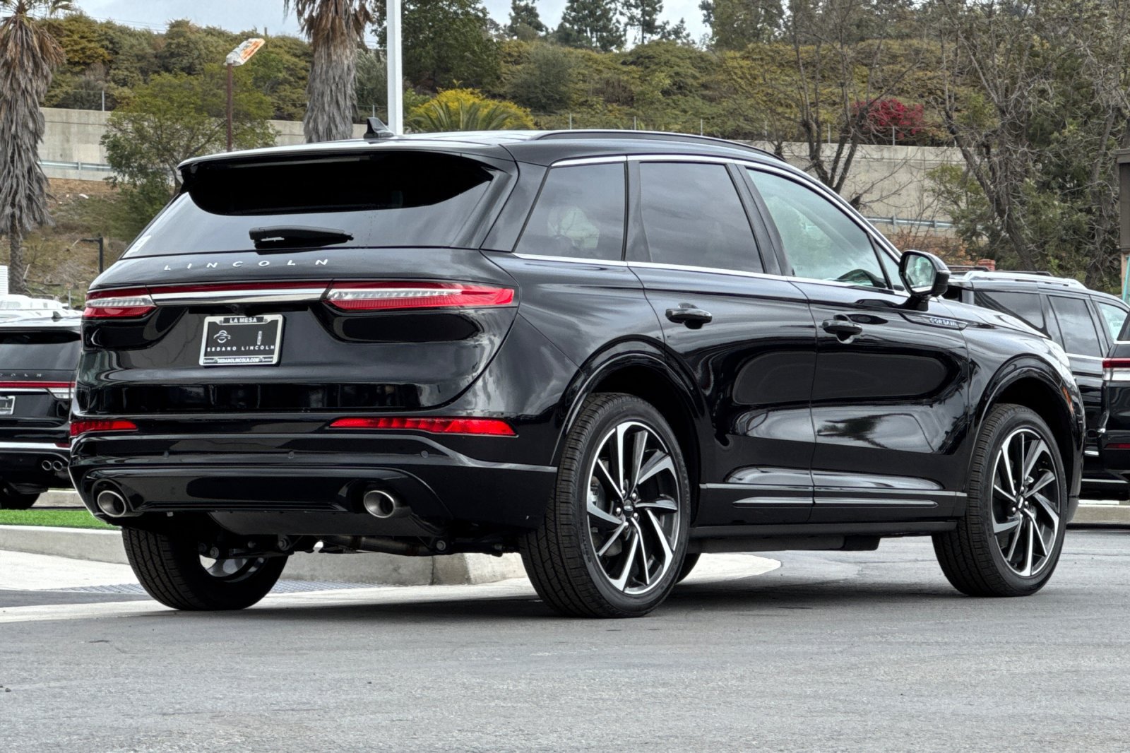 New 2025 Lincoln Corsair Grand Touring w/ Equipment Group 302A AWD/4WD image 3