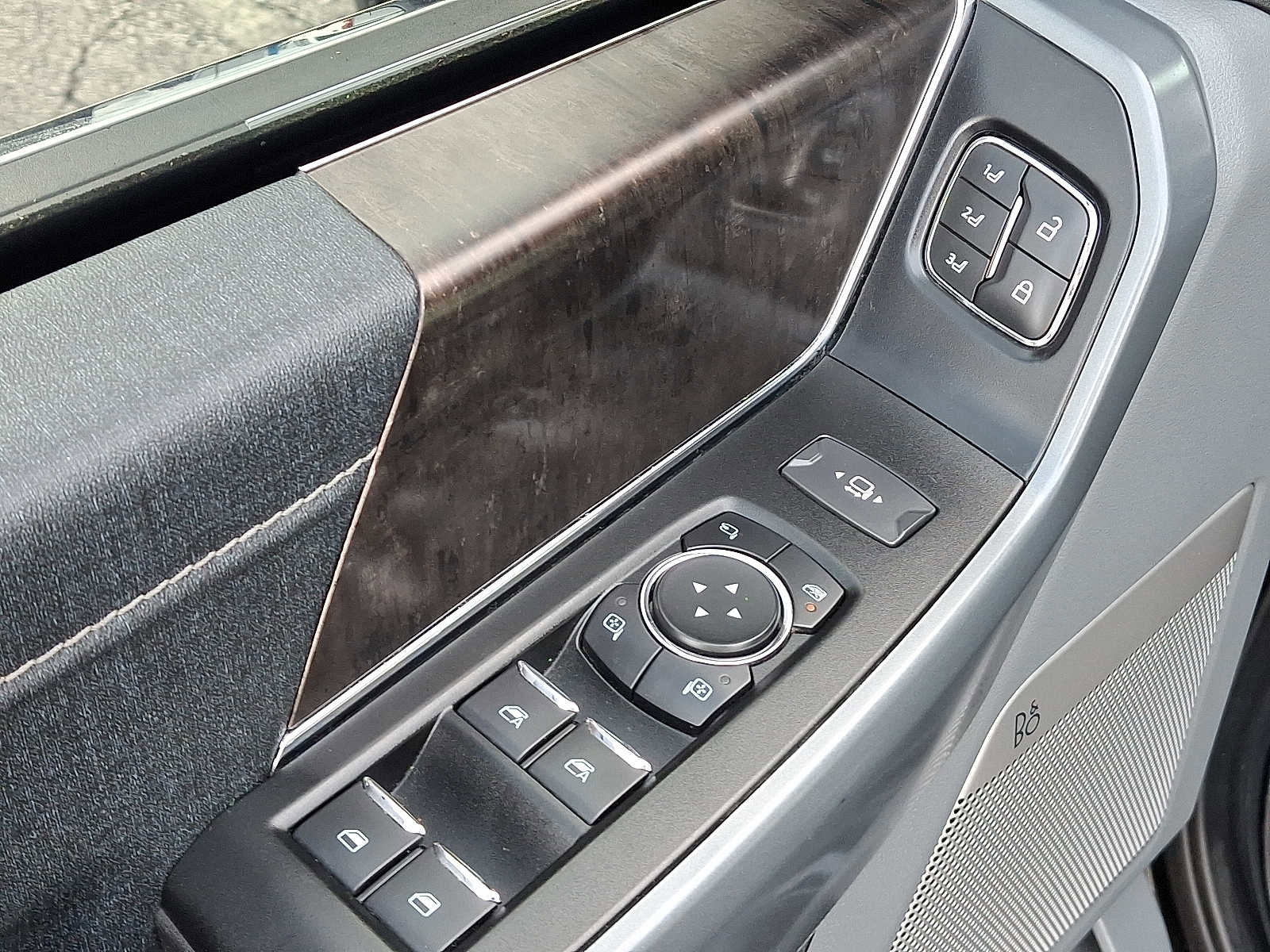 Used 2021 Ford F150 Lariat w/ Equipment Group 502A High image 12