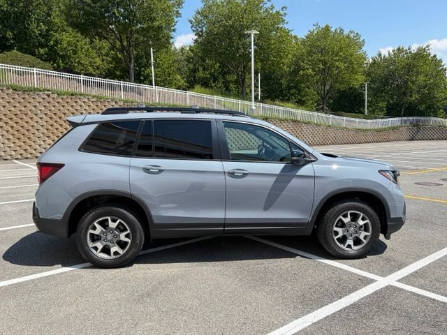 Used 2023 Honda Passport TrailSport image 9