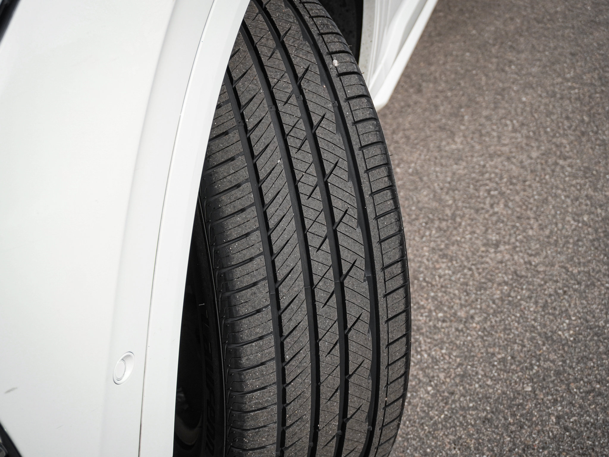 Used 2016 Volvo XC90 T6 Momentum w/ Protection Package Plus image 12