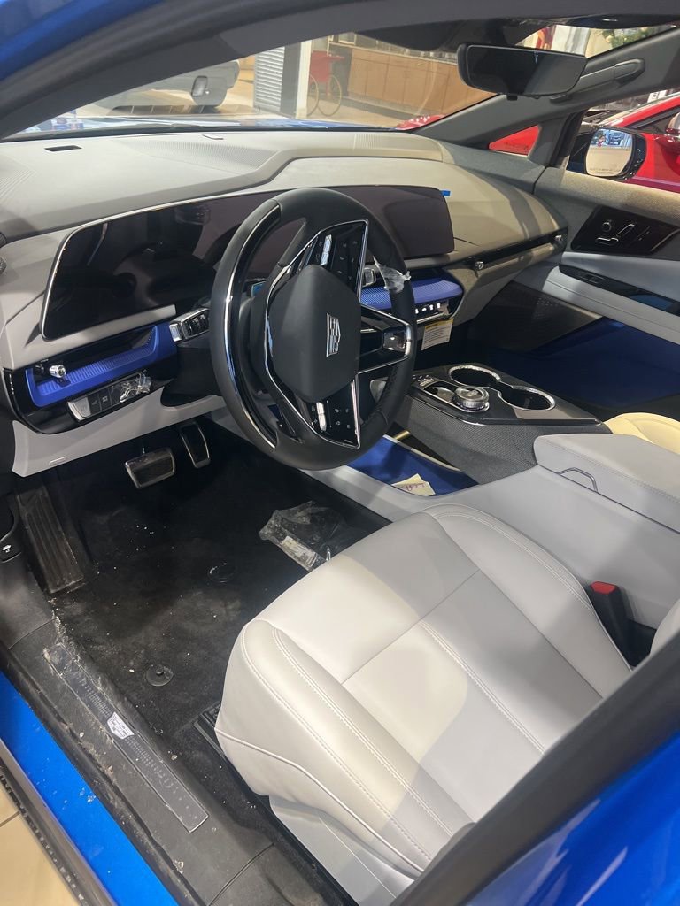 New 2026 Cadillac Optiq Luxury 1 image 6