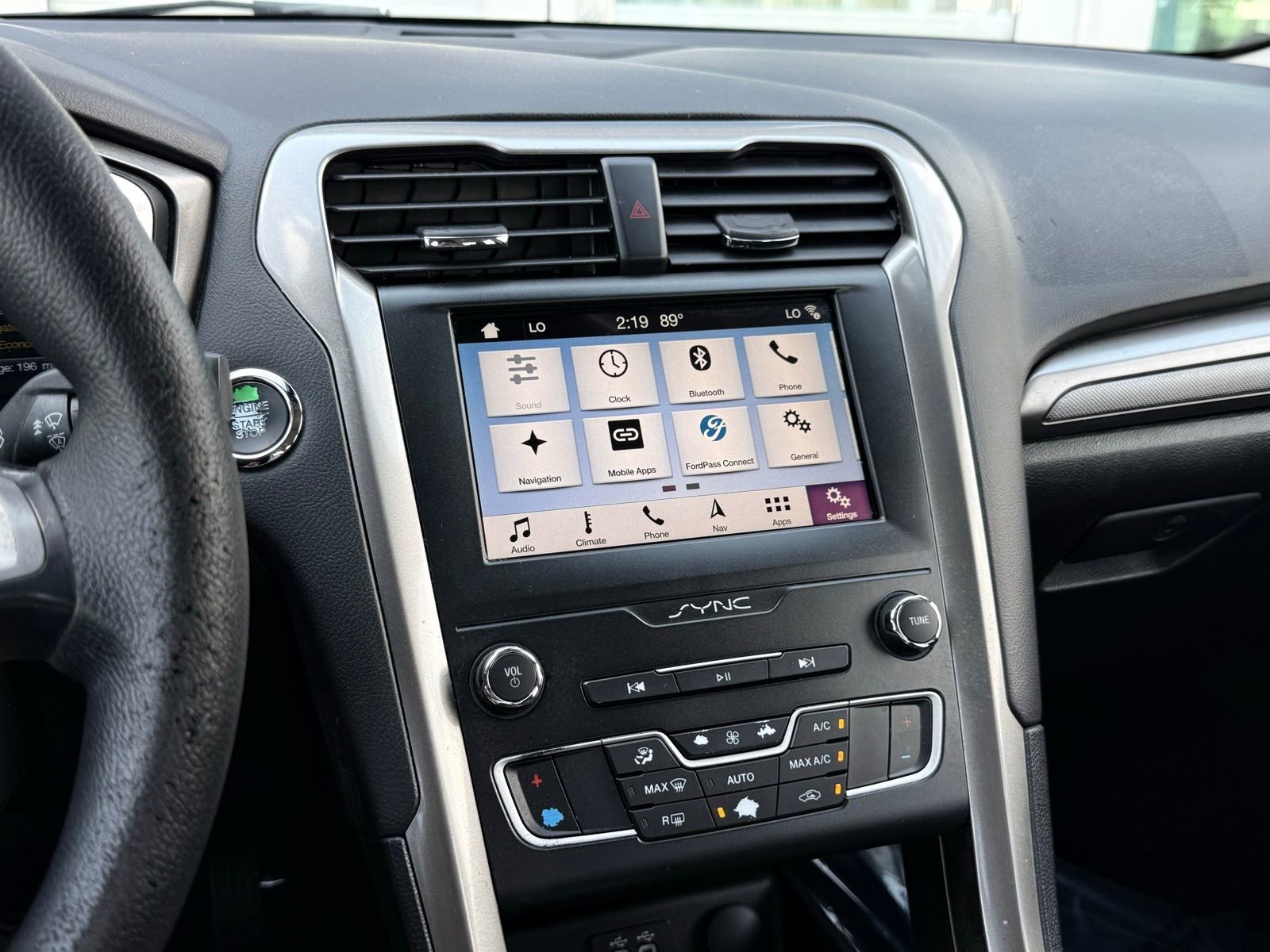 Used 2019 Ford Fusion SE FWD image 31