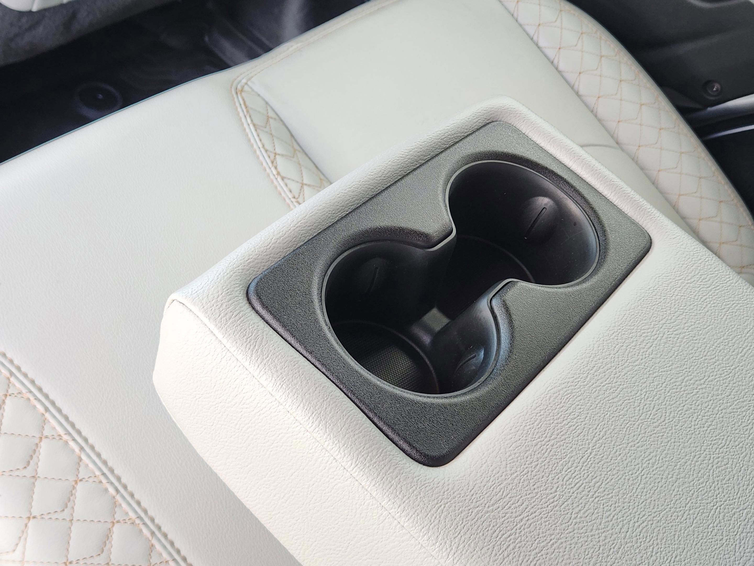 Used 2022 Jeep Wrangler Unlimited Sahara image 35