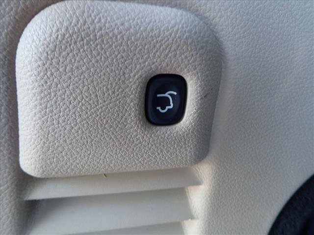 Used 2016 Jeep Grand Cherokee Limited w/ Trailer Tow Group IV image 8