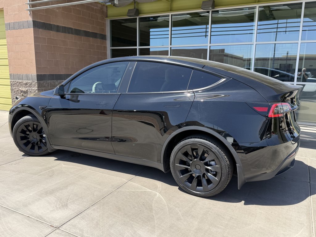 Used 2022 Tesla Model Y Long Range AWD/4WD image 5