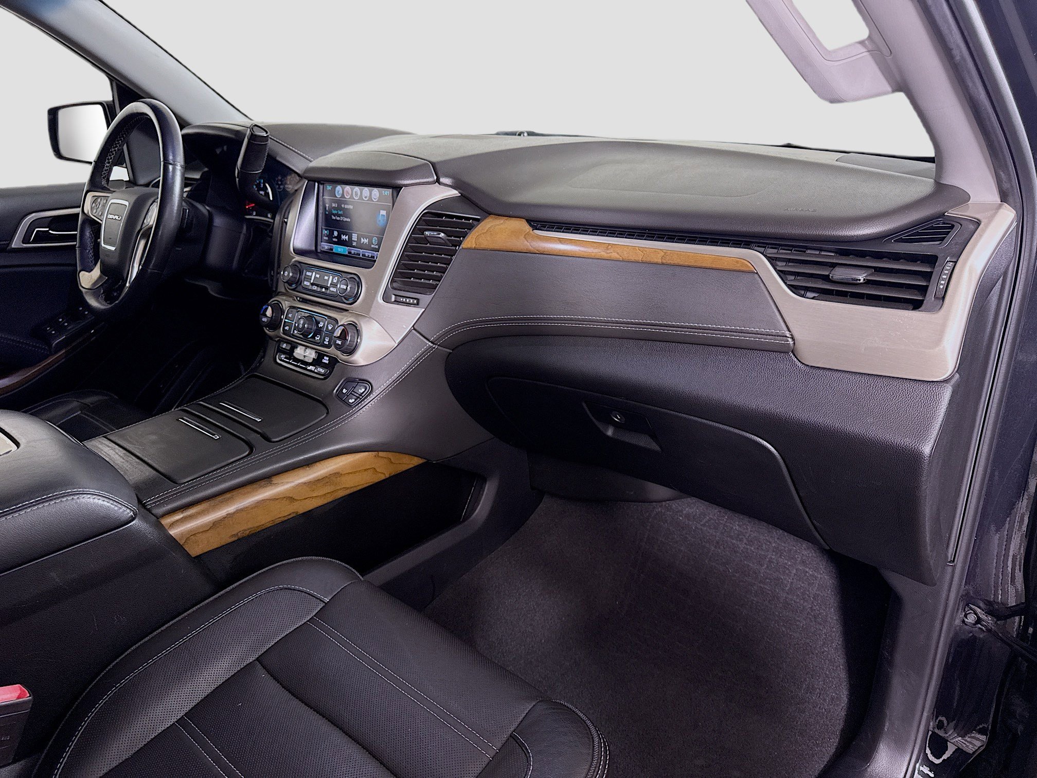 Used 2020 GMC Yukon Denali w/ Denali Ultimate Package image 29