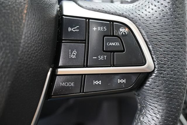 Used 2021 Toyota Sienna Limited FWD image 17