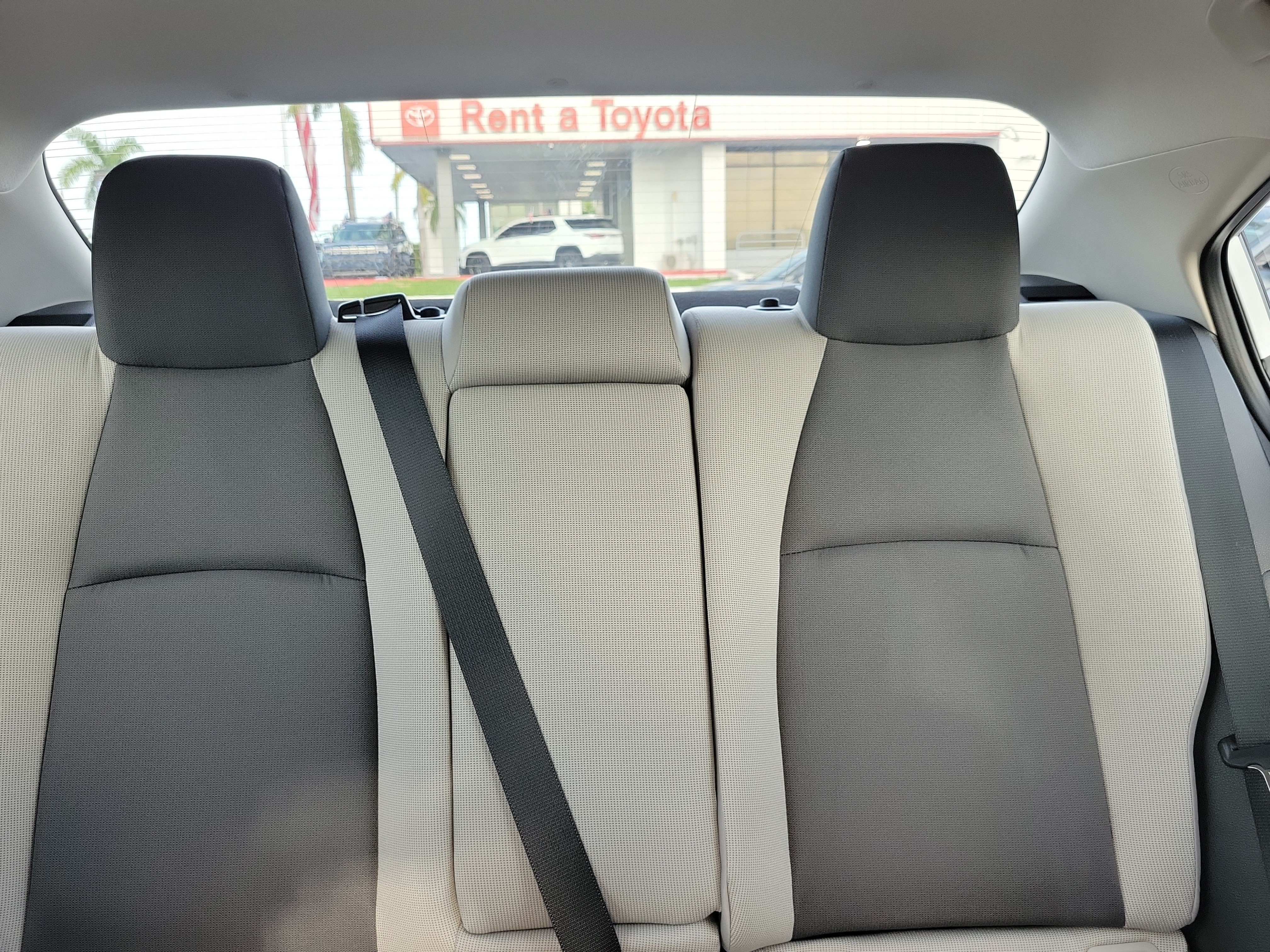 Used 2025 Toyota Corolla LE FWD image 21