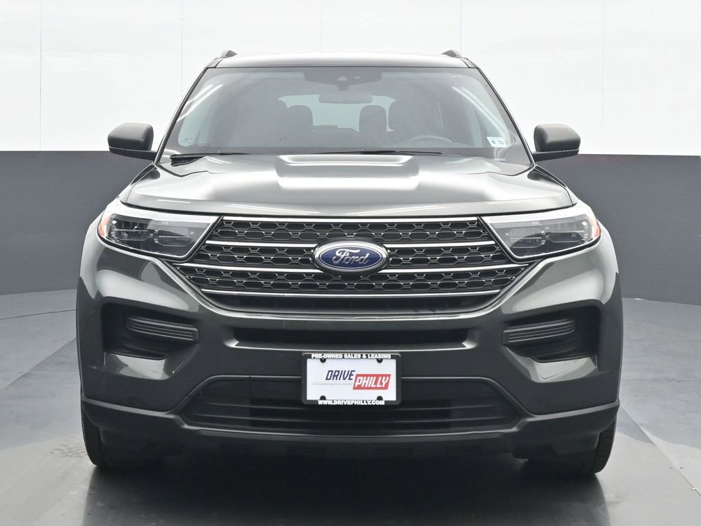 Used 2023 Ford Explorer XLT AWD/4WD image 1