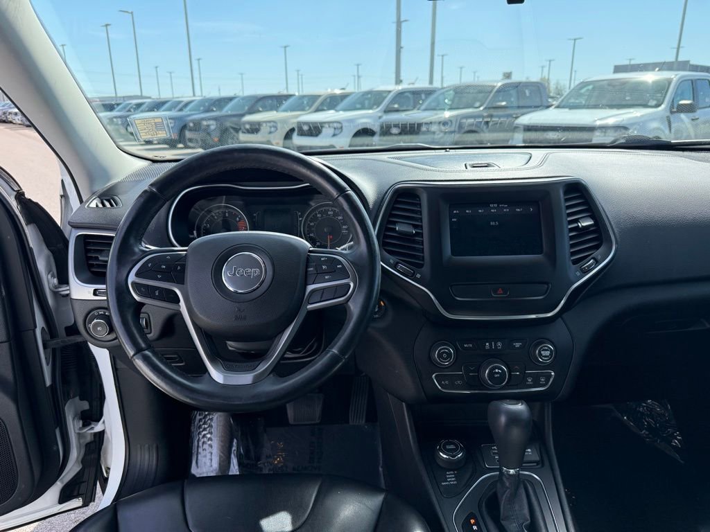 Used 2019 Jeep Cherokee Latitude Plus image 13