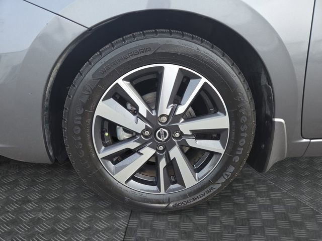 Used 2020 Nissan Versa SV w/ Trunk Package image 30