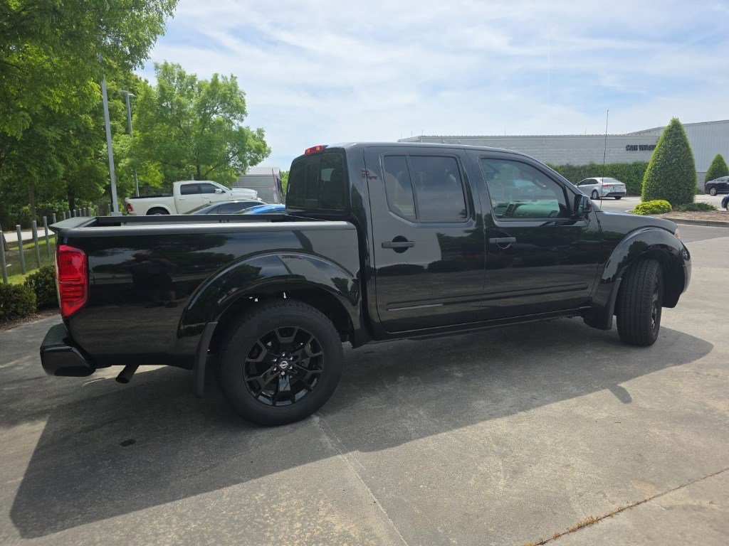 Used 2020 Nissan Frontier SV w/ Midnight Edition Floor Mats image 4