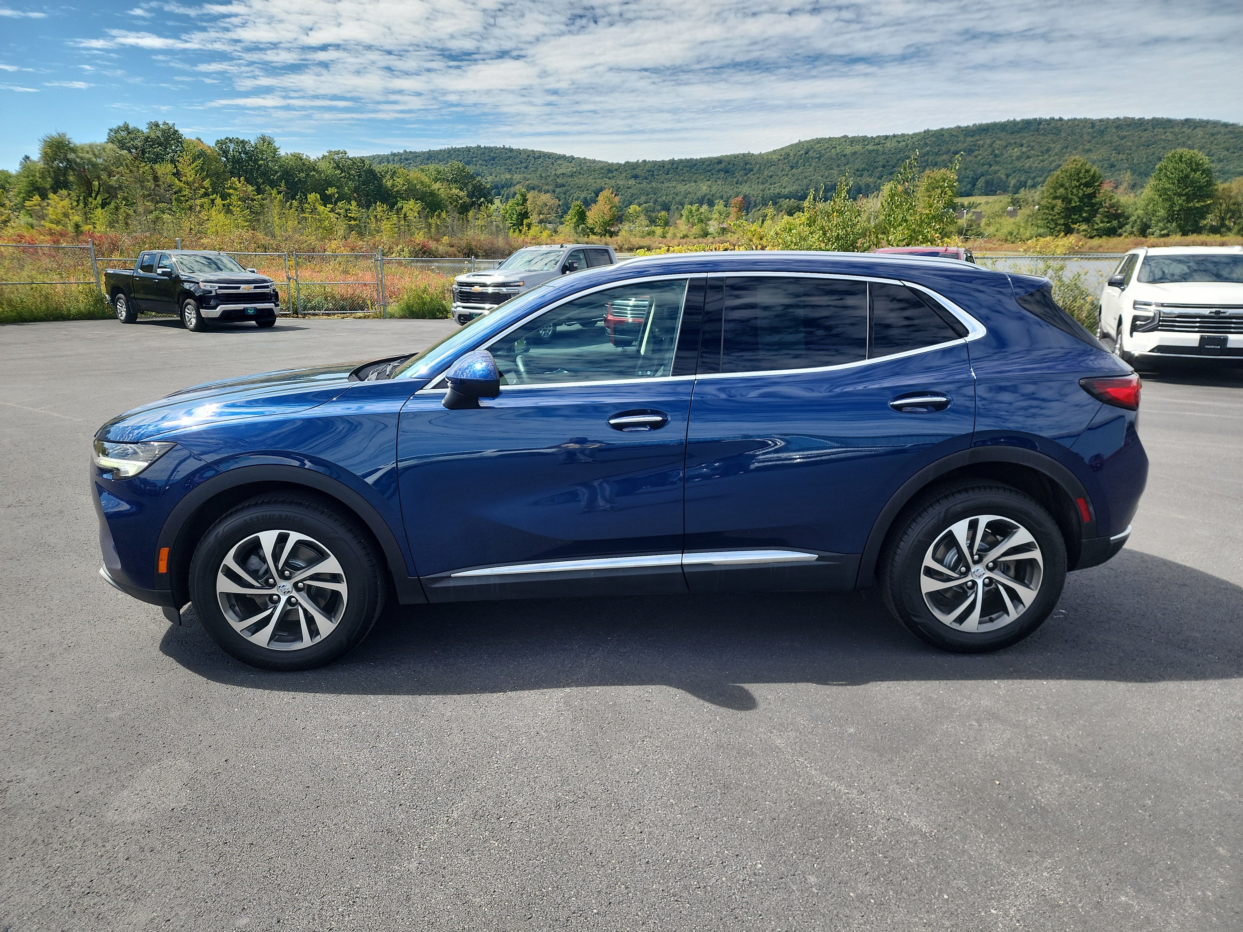 Certified 2022 Buick Envision Essence w/ Safety Package AWD/4WD image 5