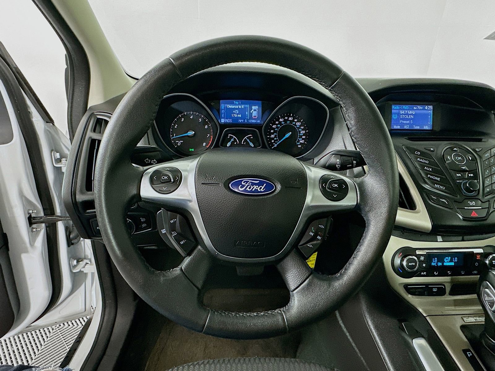 Used 2012 Ford Focus SEL FWD image 12