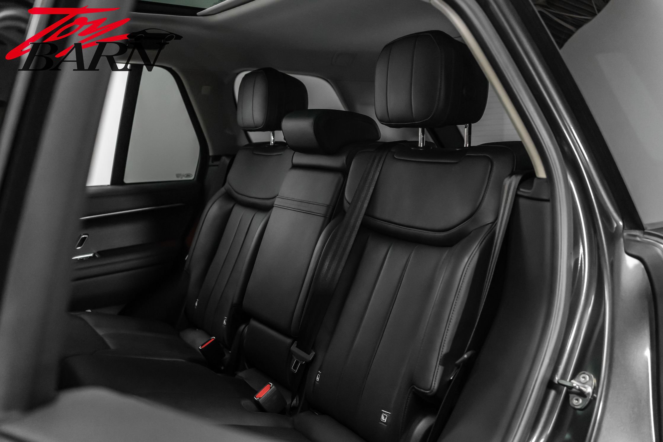 Used 2024 Land Rover Range Rover SE image 38