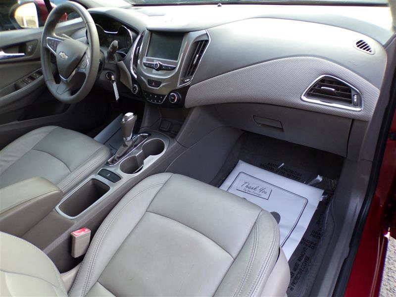 Used 2017 Chevrolet Cruze LT FWD image 24