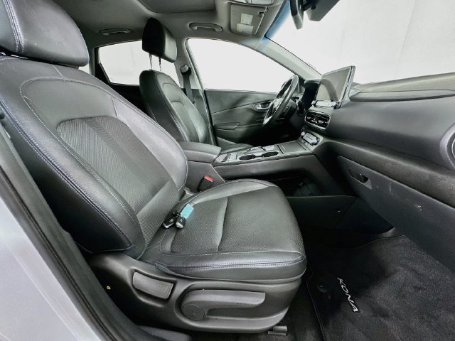 Used 2022 Hyundai Kona Limited FWD image 29