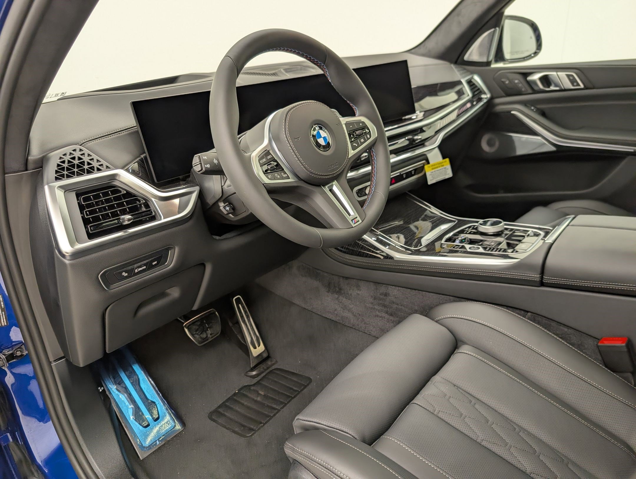 New 2026 BMW X7 M60i image 4