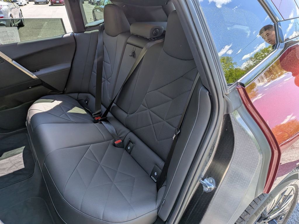 Used 2024 BMW iX xDrive50 w/ Premium Package AWD/4WD image 19