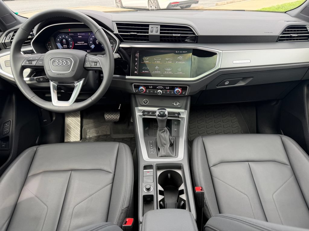 Certified 2025 Audi Q3 2.0T Premium w/ Convenience Package AWD/4WD image 2