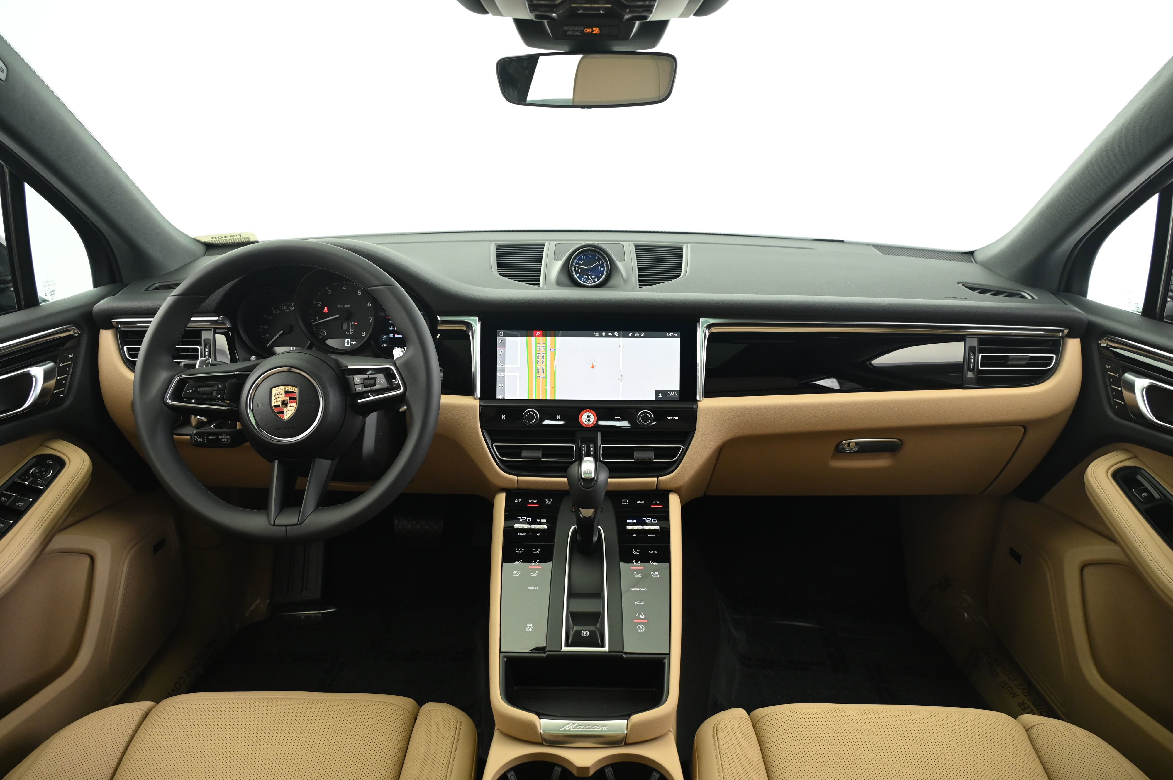 Certified 2025 Porsche Macan image 39
