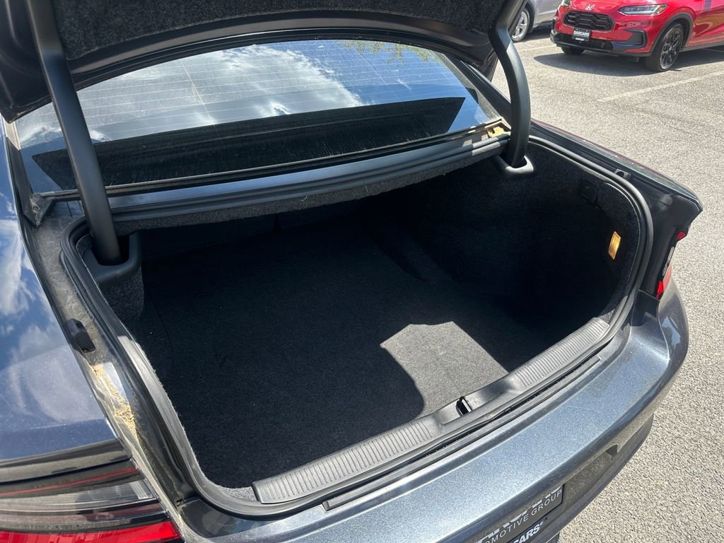Used 2016 Dodge Charger SE RWD image 27