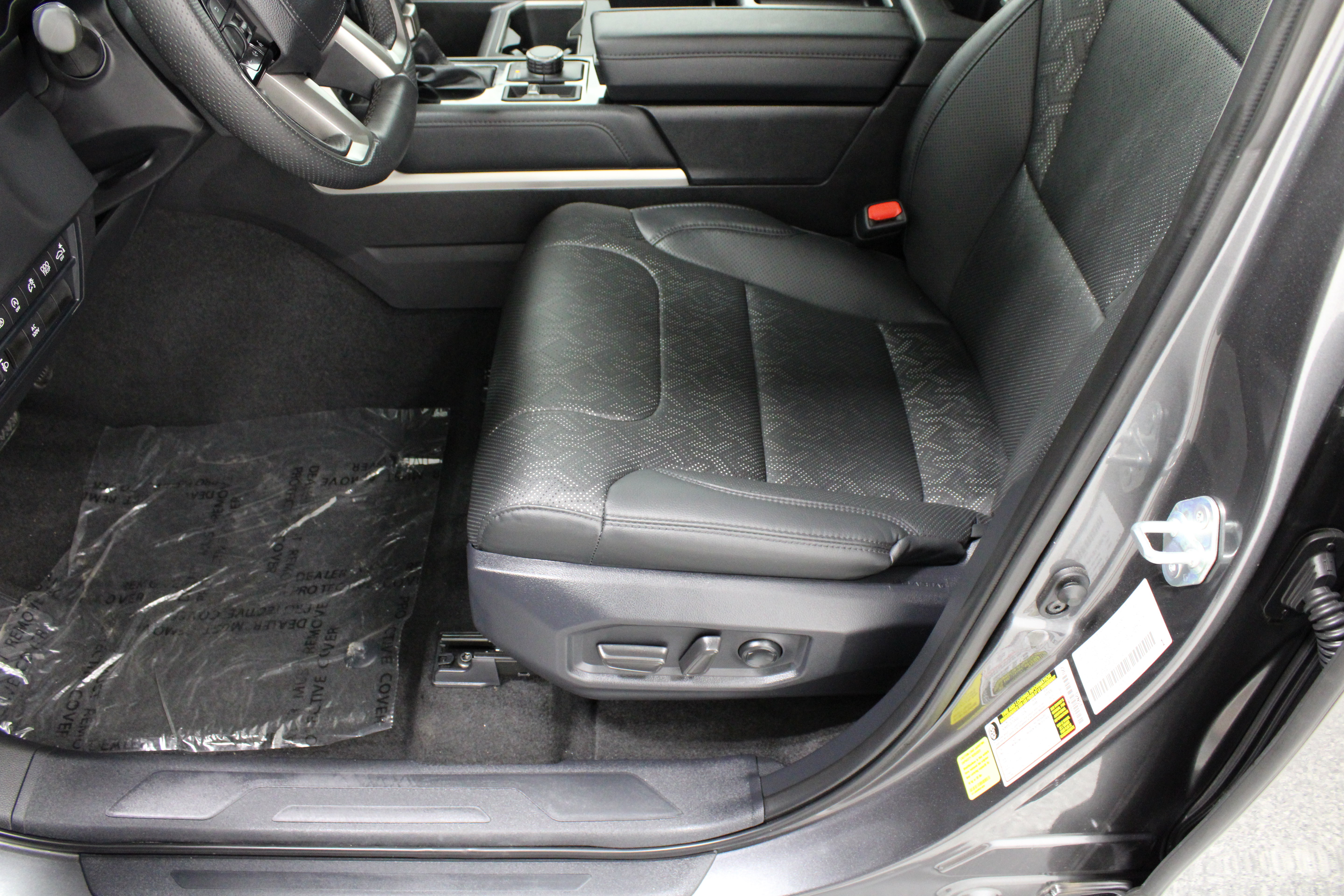Used 2024 Toyota Tundra Limited w/ Power Package AWD/4WD image 16