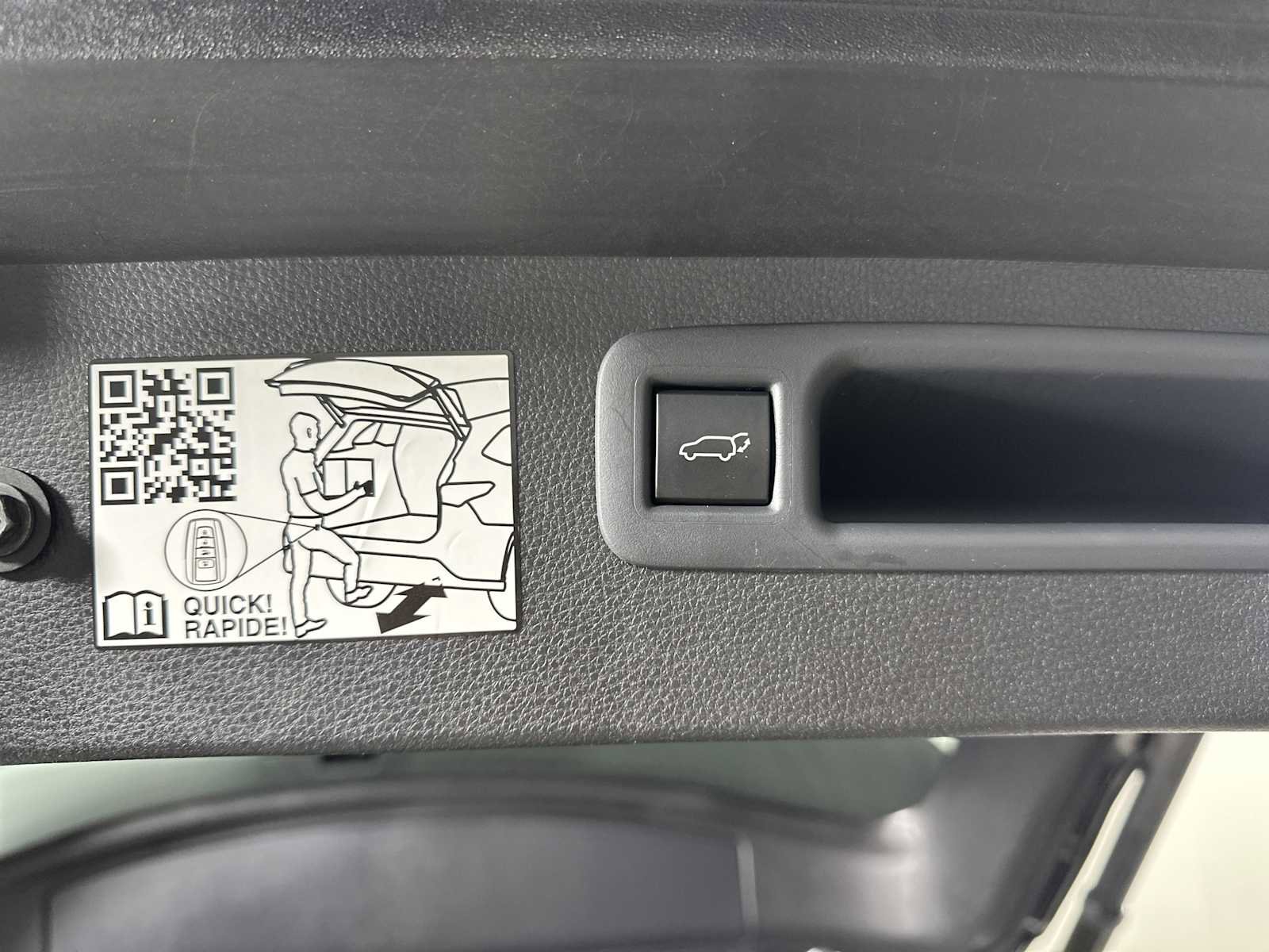 Used 2023 Toyota Highlander Limited image 39