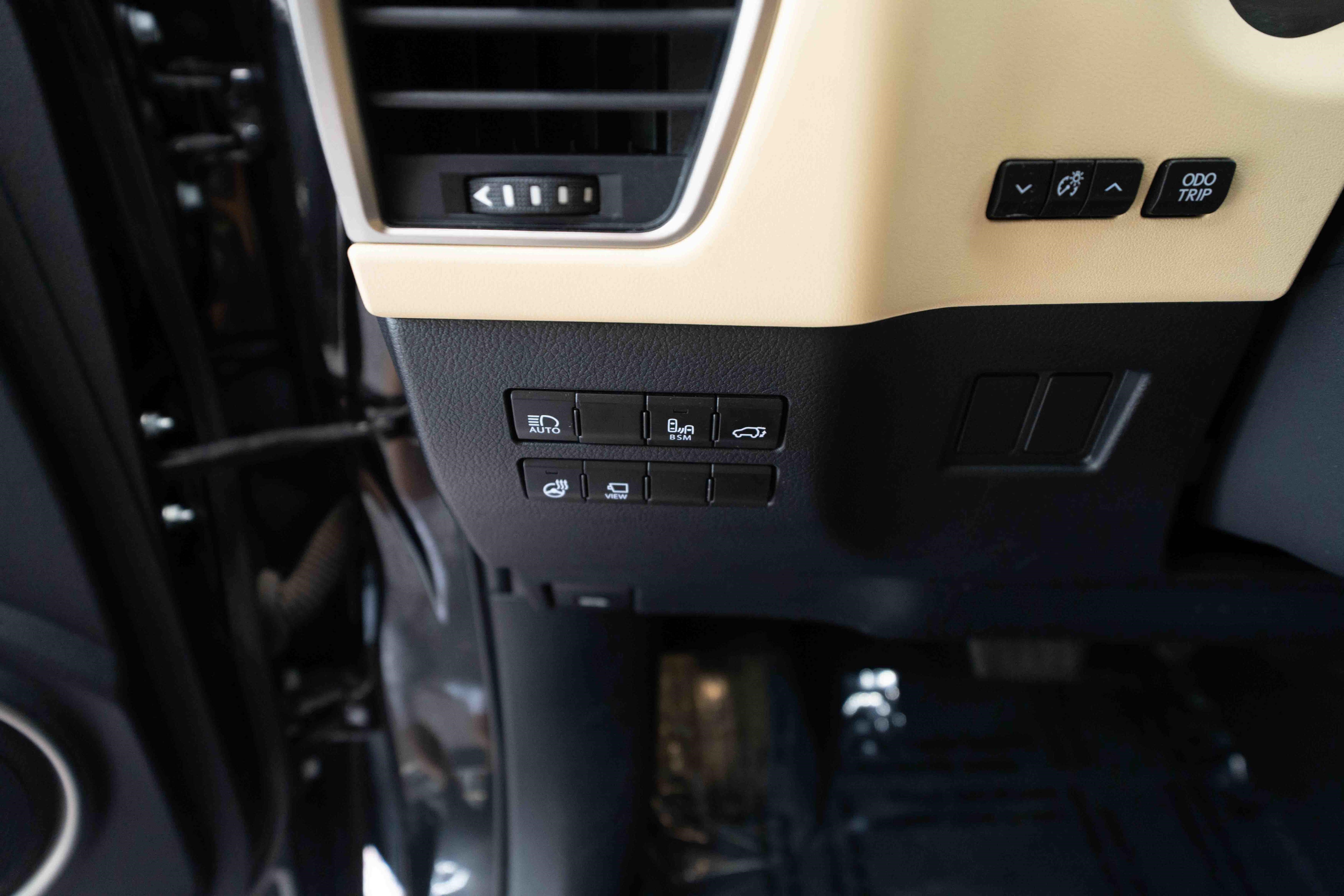 Used 2021 Lexus NX 300h AWD w/ Premium Package image 11