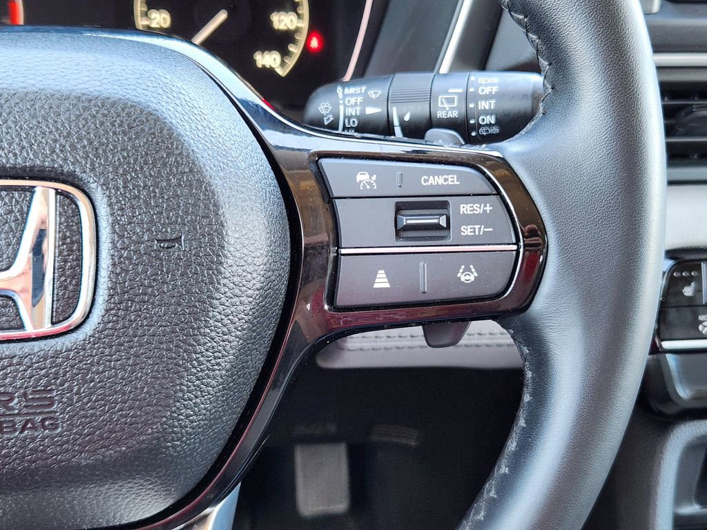 Used 2024 Honda Pilot Touring image 17