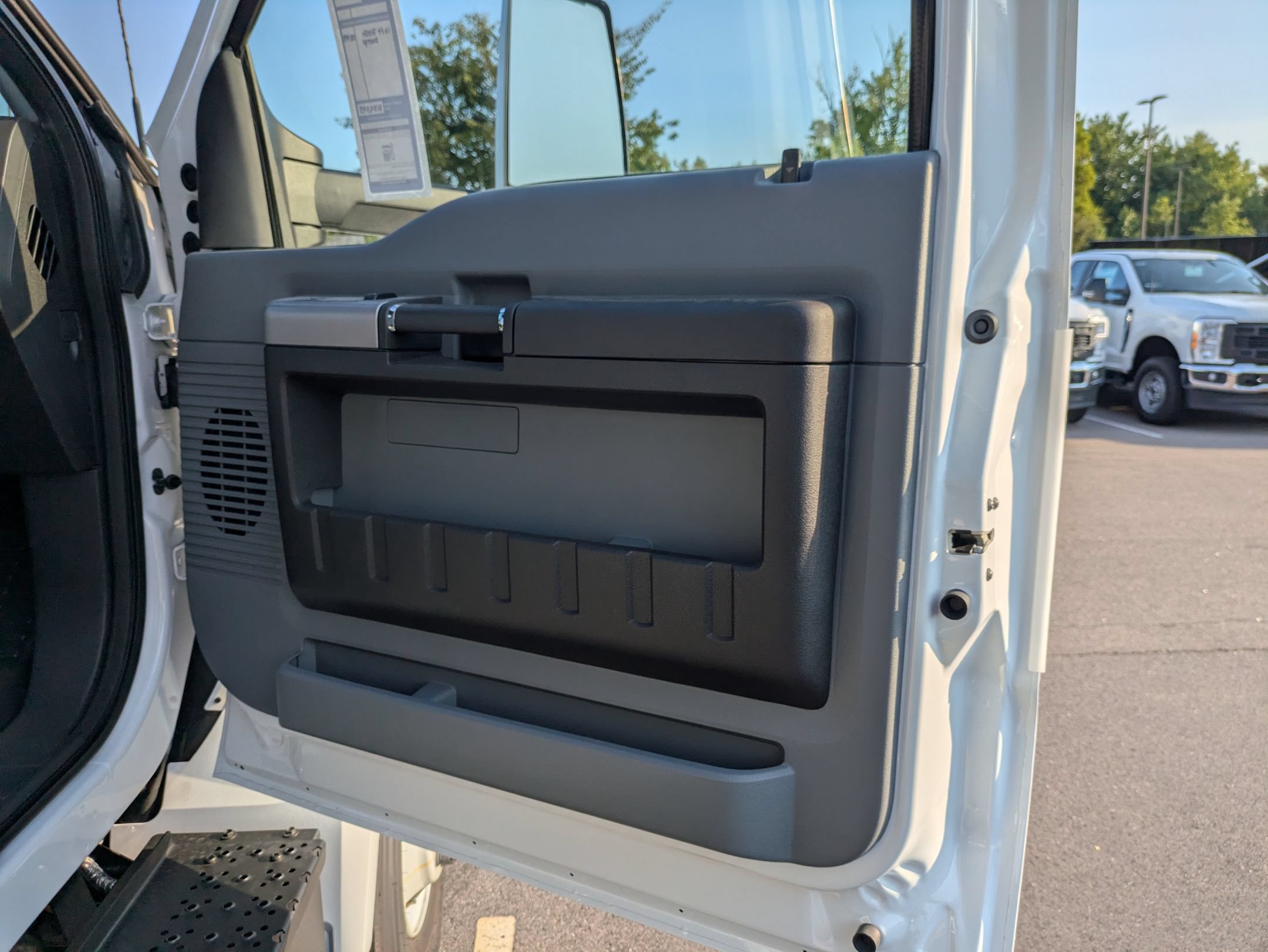 New 2027 Ford F750 2WD Regular Cab Super Duty image 33
