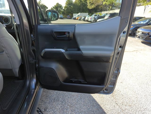 Used 2017 Toyota Tacoma SR5 w/ Tow Package image 28