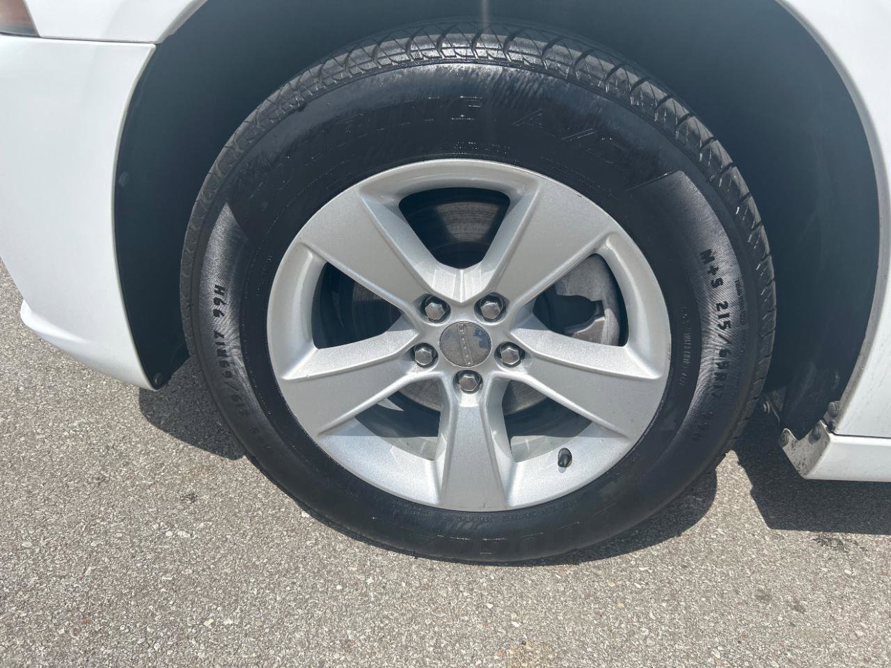 Used 2014 Dodge Charger SE image 11