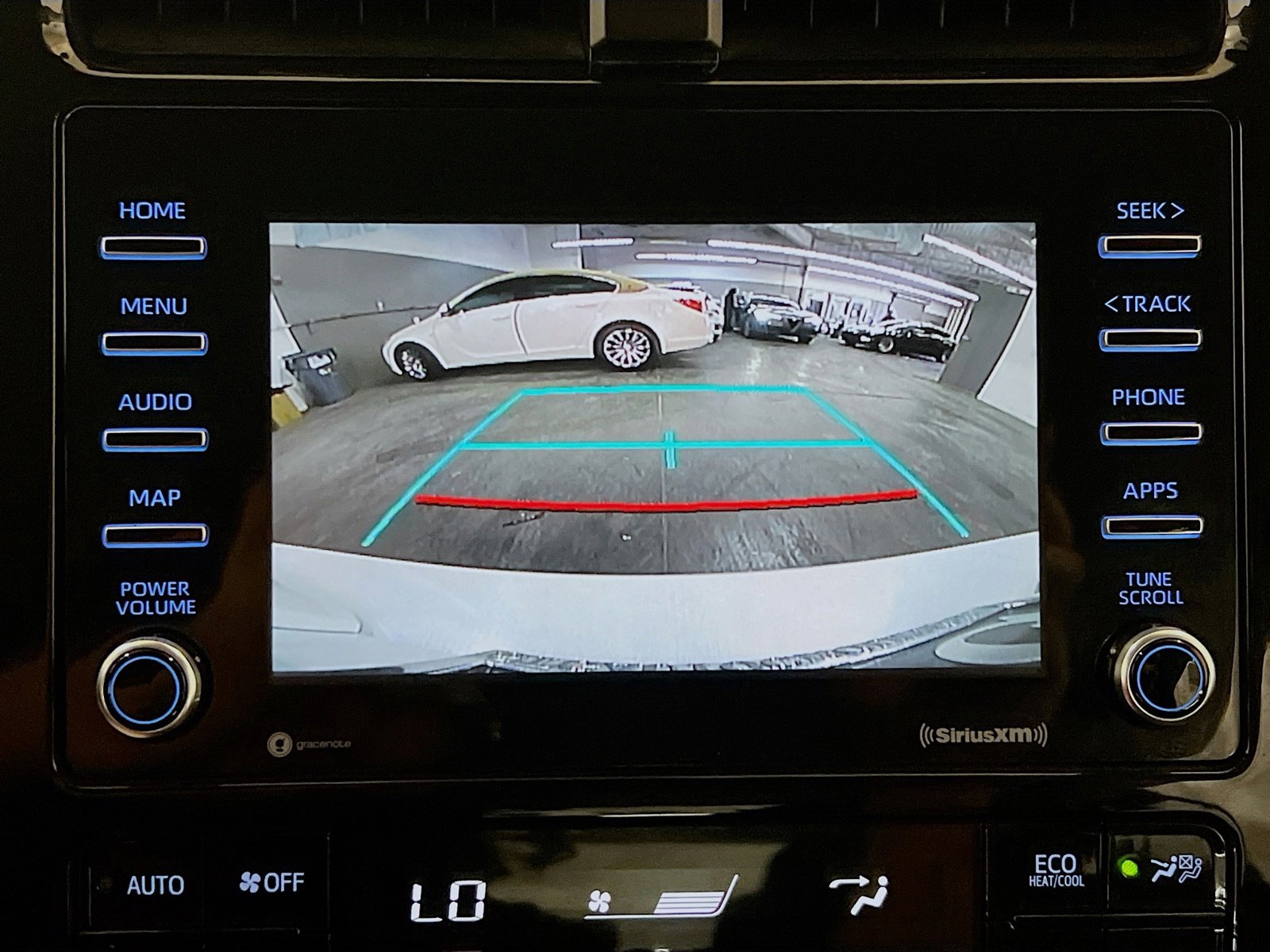 Used 2021 Toyota Prius L Eco w/ Carpet Mat Package (TMS) FWD image 9