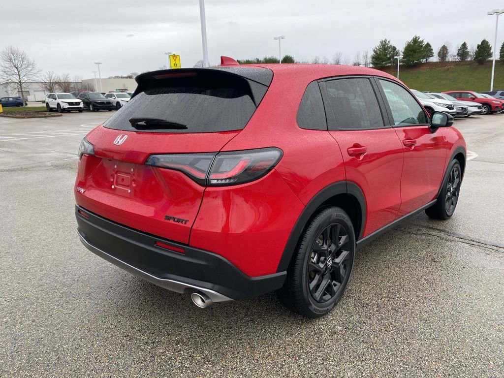 Used 2025 Honda HR-V Sport image 3
