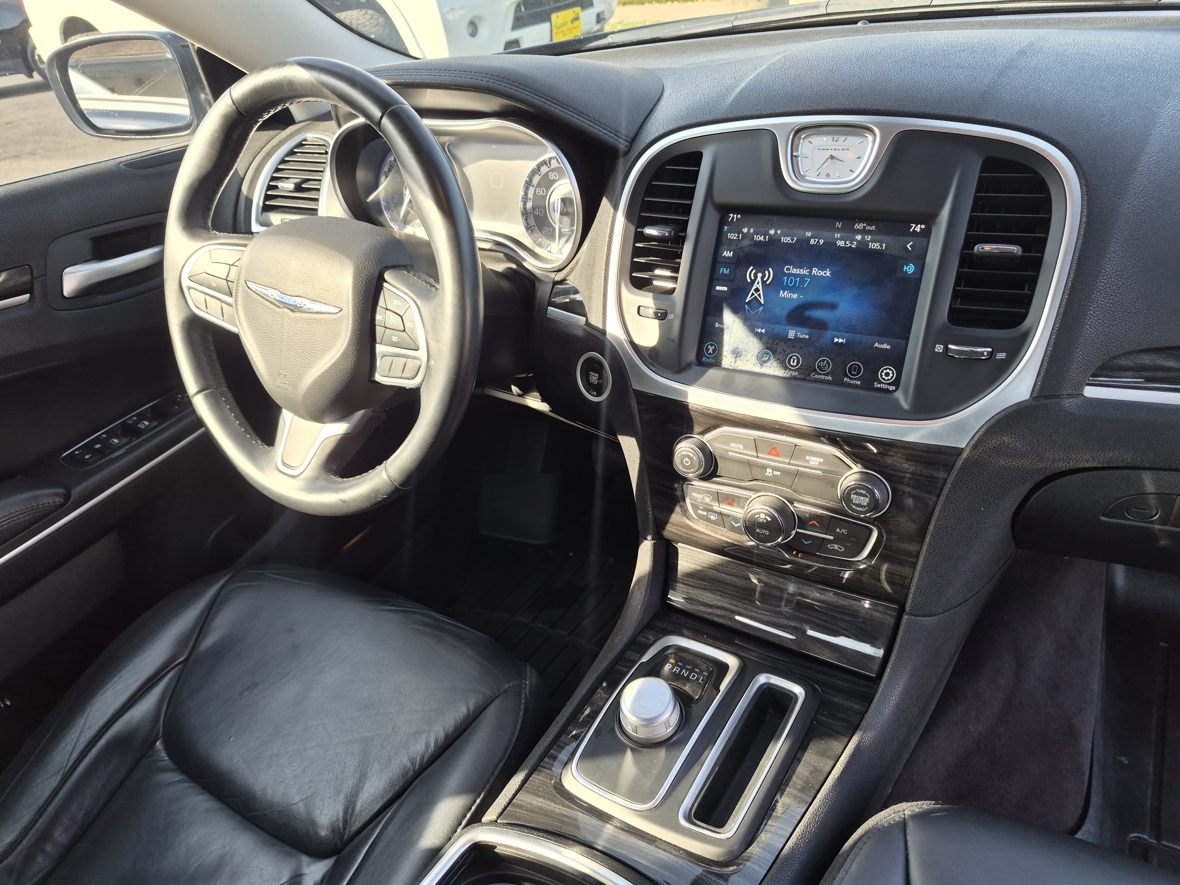 Used 2017 Chrysler 300 Limited AWD/4WD image 14