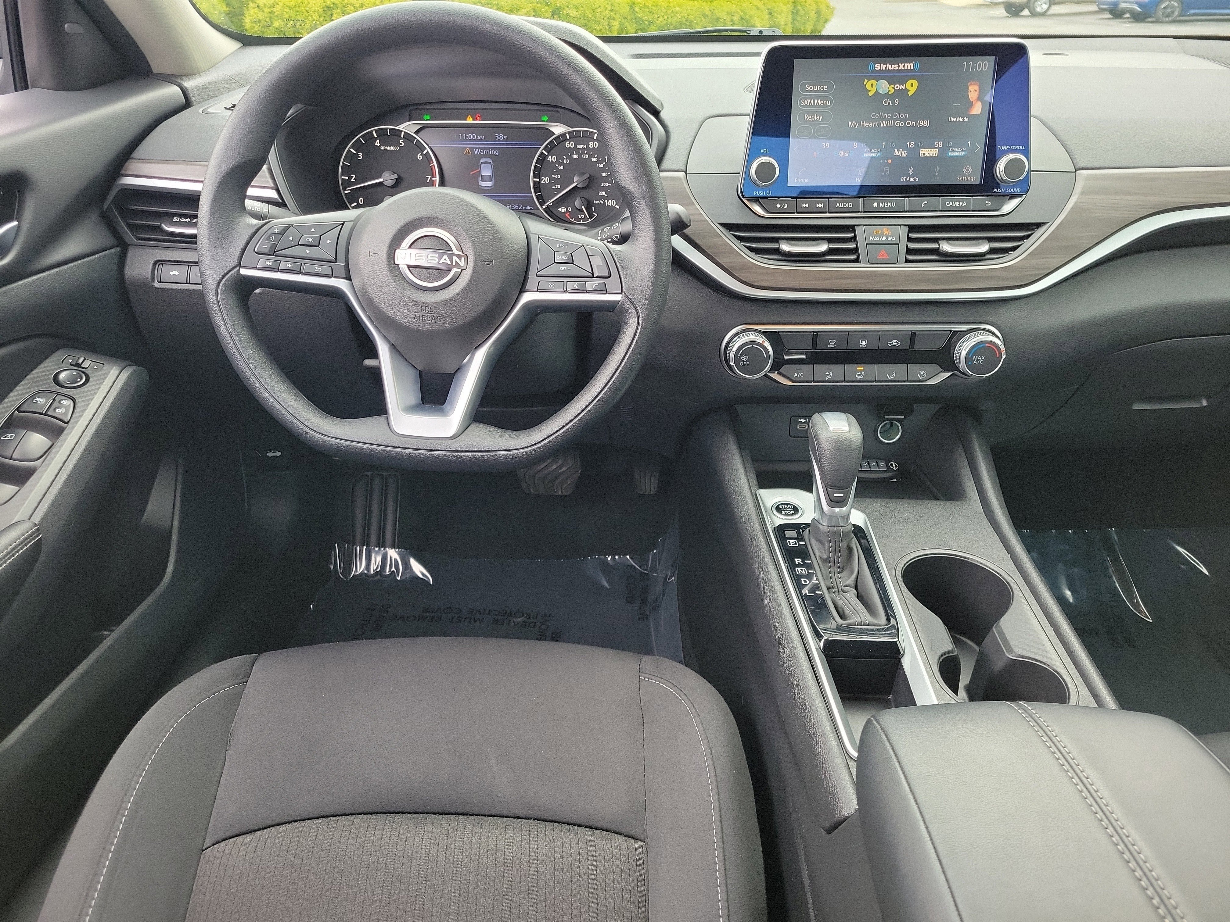 Used 2025 Nissan Altima 2.5 SV FWD image 10