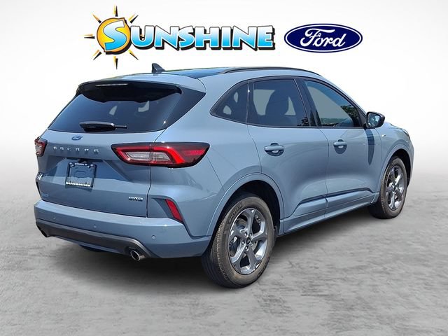 Used 2023 Ford Escape ST-Line w/ Tech Pack #1 AWD/4WD image 6